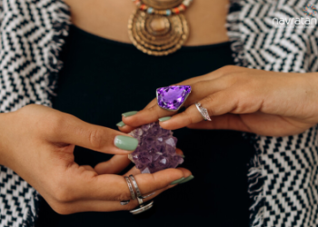 What is a Sagittarius Birthstone? Meaning and Benefits