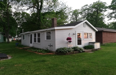 The Leo Cottage Union Pier Michigan: Find Relaxation at an Affordable Price.