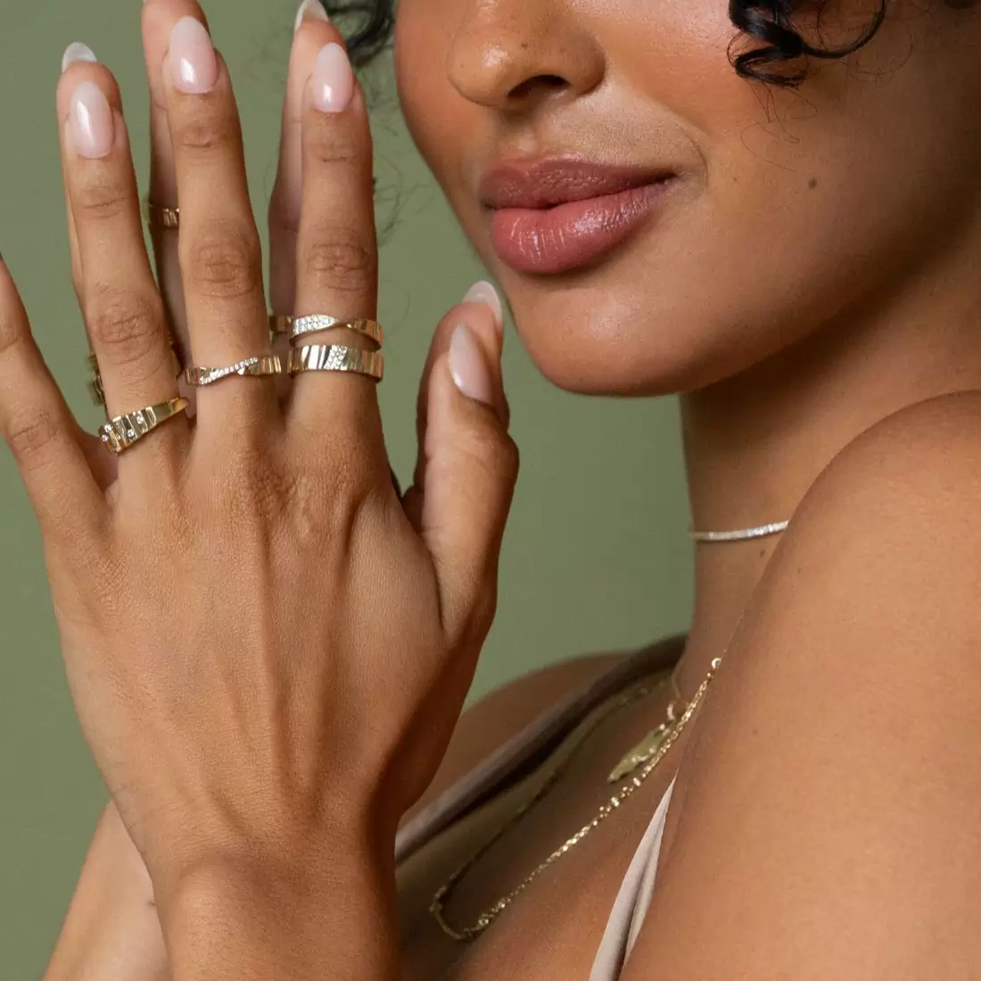 How to Style the Leo Ring?Tips for Incorporating It into Your Everyday Look!